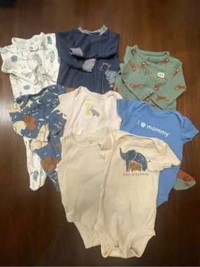 Baby Boy Zoo & Animal Clothing Bundle 6M – 8 Pieces Sleepers & Onesies